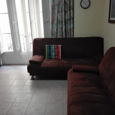 بيت للعطل House Angueles يوريت دي مار